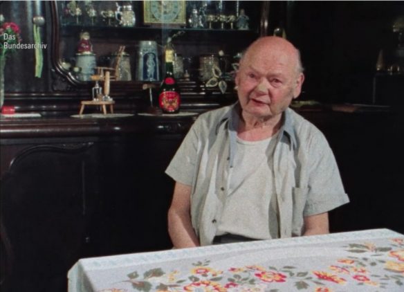 Der fast 79-jährige Alfred Gassmann erzählt aus seinem Leben (Quelle: Bundesarchiv/Screenshot)